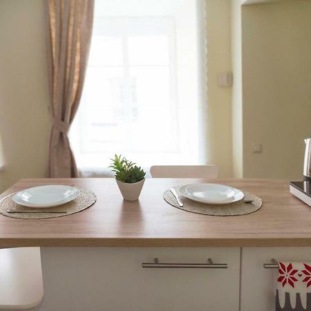 Cozy Apt In The Heart Of Old Town Вильнюс Экстерьер фото